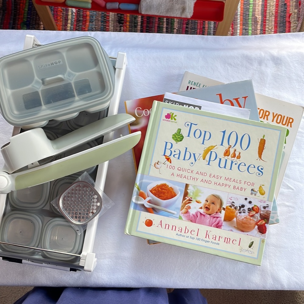 Skiphop Mealtime Starter Kit and Baby Cookbooks